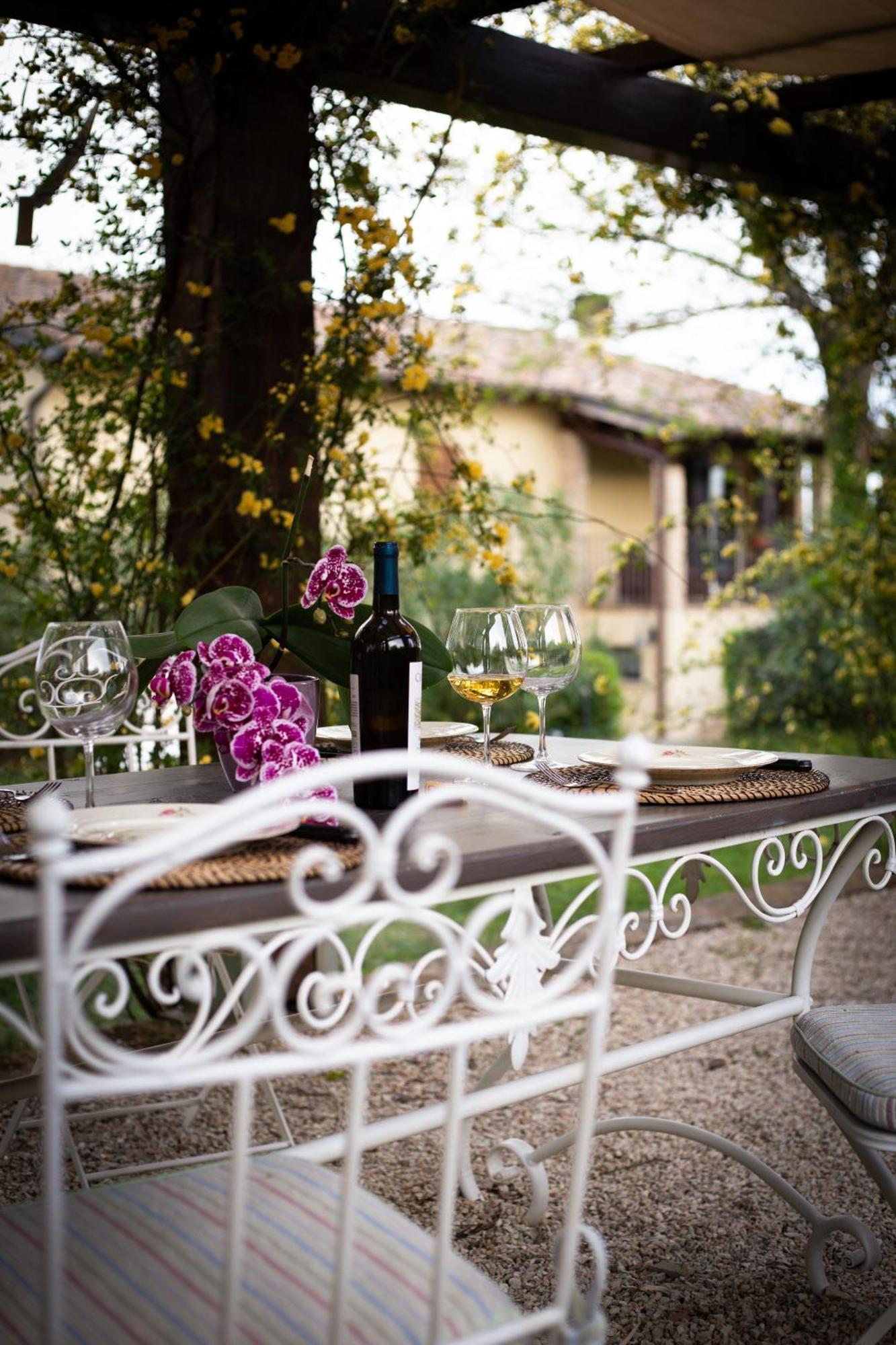 Ca' Le Cerque, Villa Surrounded By The Marche Nature Fossombrone Exterior photo