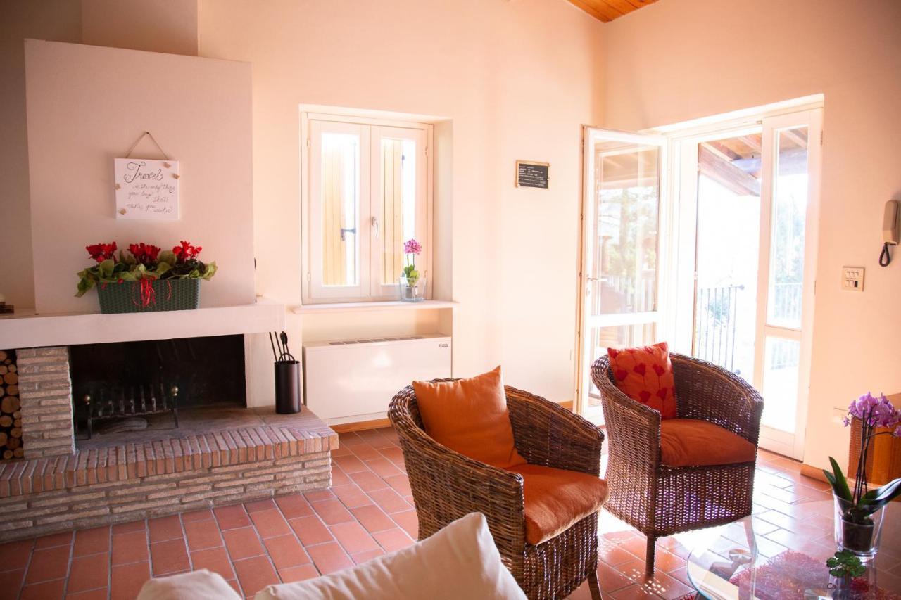 Ca' Le Cerque, Villa Surrounded By The Marche Nature Fossombrone Exterior photo